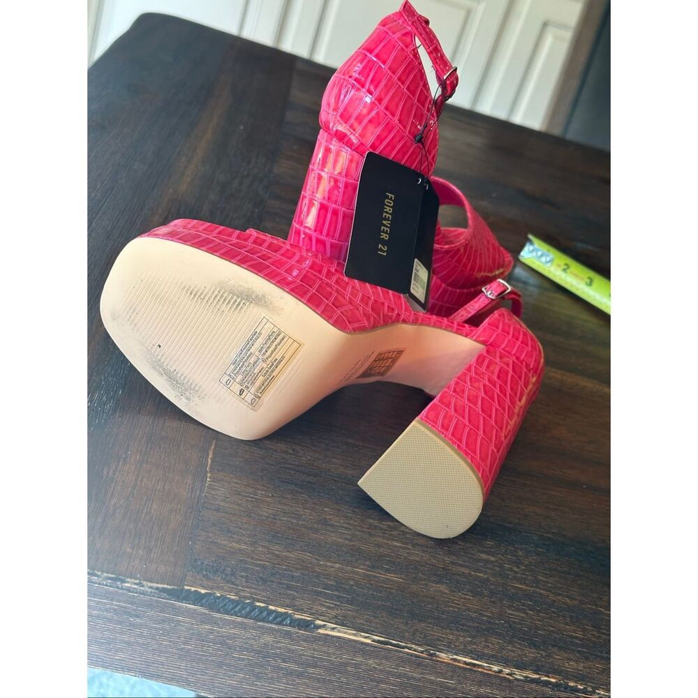 NWT! Forever 21 hot pink pumps - Picture 7 of 7